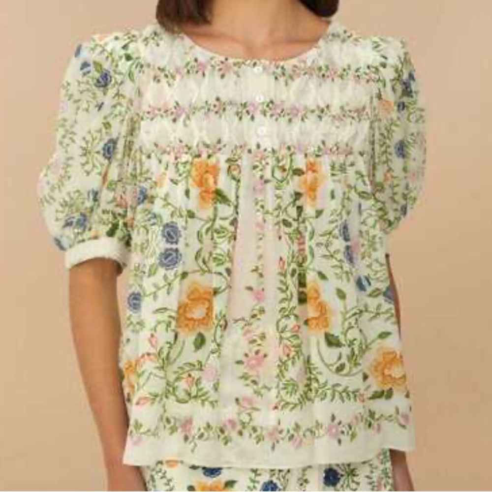 FARM Rio White Floral Smocked Puff-Sleeve Blouse